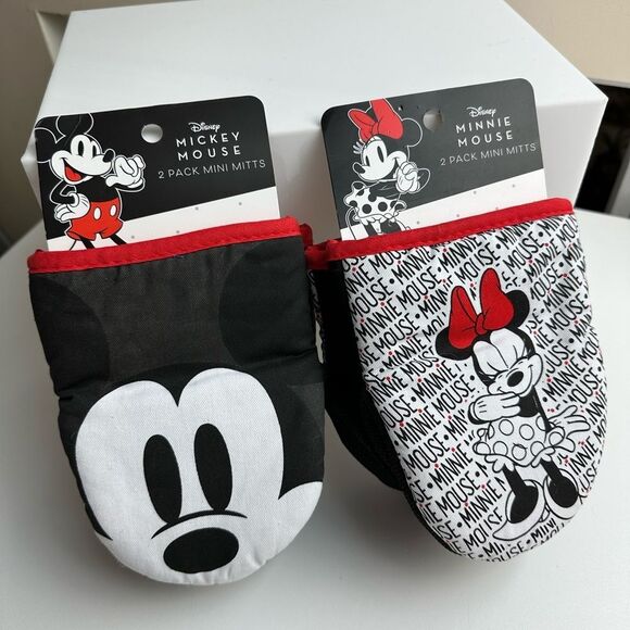 Disney Mickey Mouse & Minnie Mouse 2-Pack Mini Mitts NWT Kitchen Oven Mitts - Picture 1 of 4